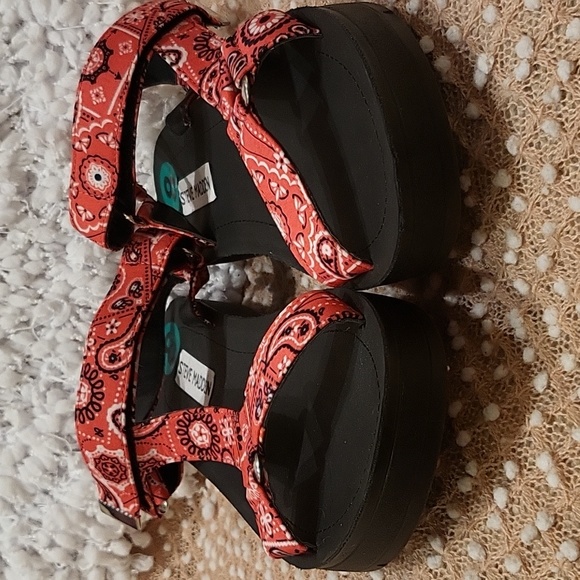 Steve Madden Sandals - Picture 3 of 13